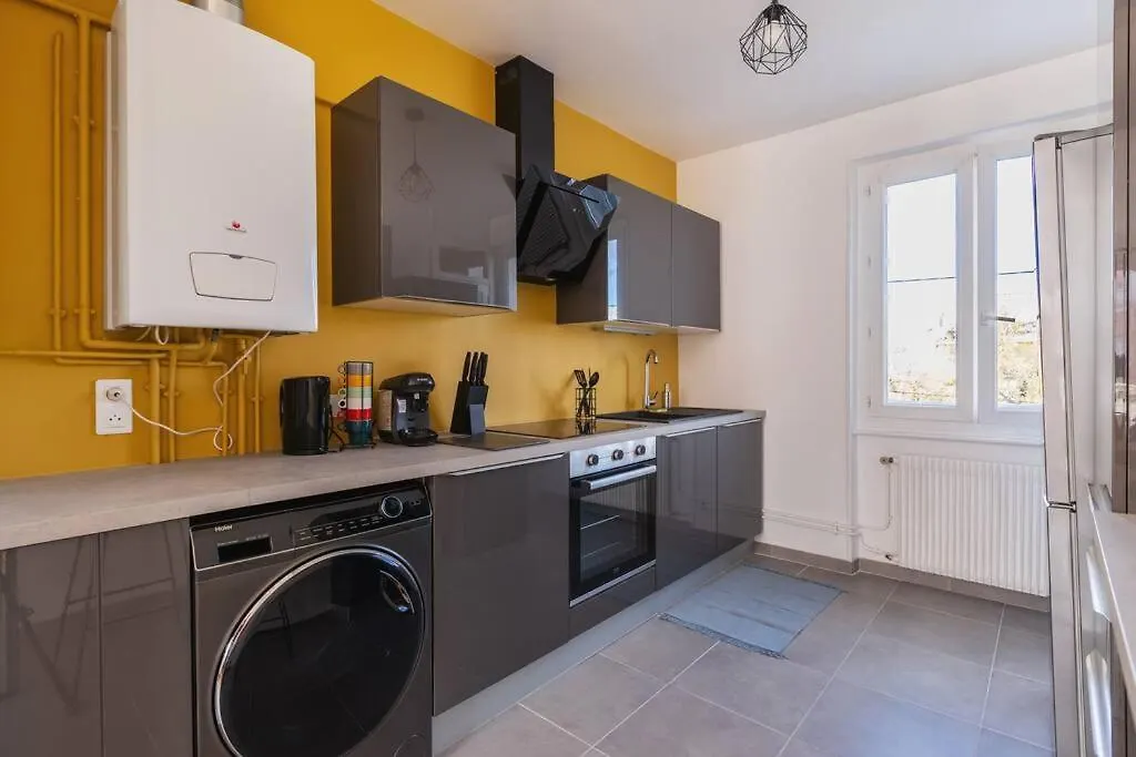 Apartment Appartement Meuble Wifi/Balcon/Parking Clermont